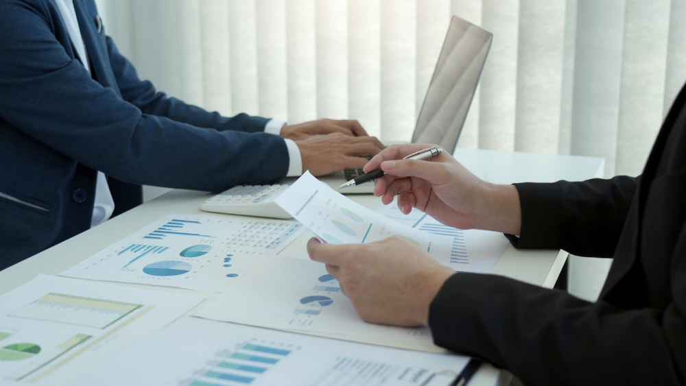 「担当者しかわからない仕事」が会社を危険にする理由。属人化リスクと業務改善の進め方とは？