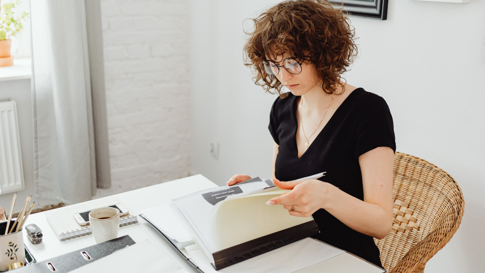 業務の属人化はDXのサイン|今すぐ改善に動くべき理由と進め方